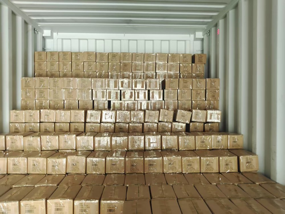 Como a Dongguan Yijiaxin Gift protege as cadeias de suprimentos globais com sua remessa a granel de produtos de areia movediça acrílica?